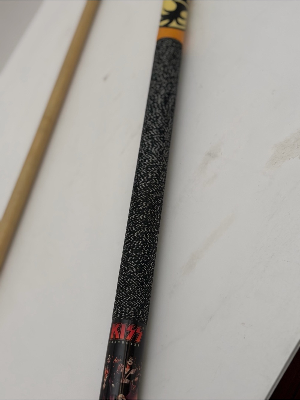 KISS Destroyer Pool Cue 20 oz 57 3/8” Billiards Stick w/ Case - Picture 12 of 16